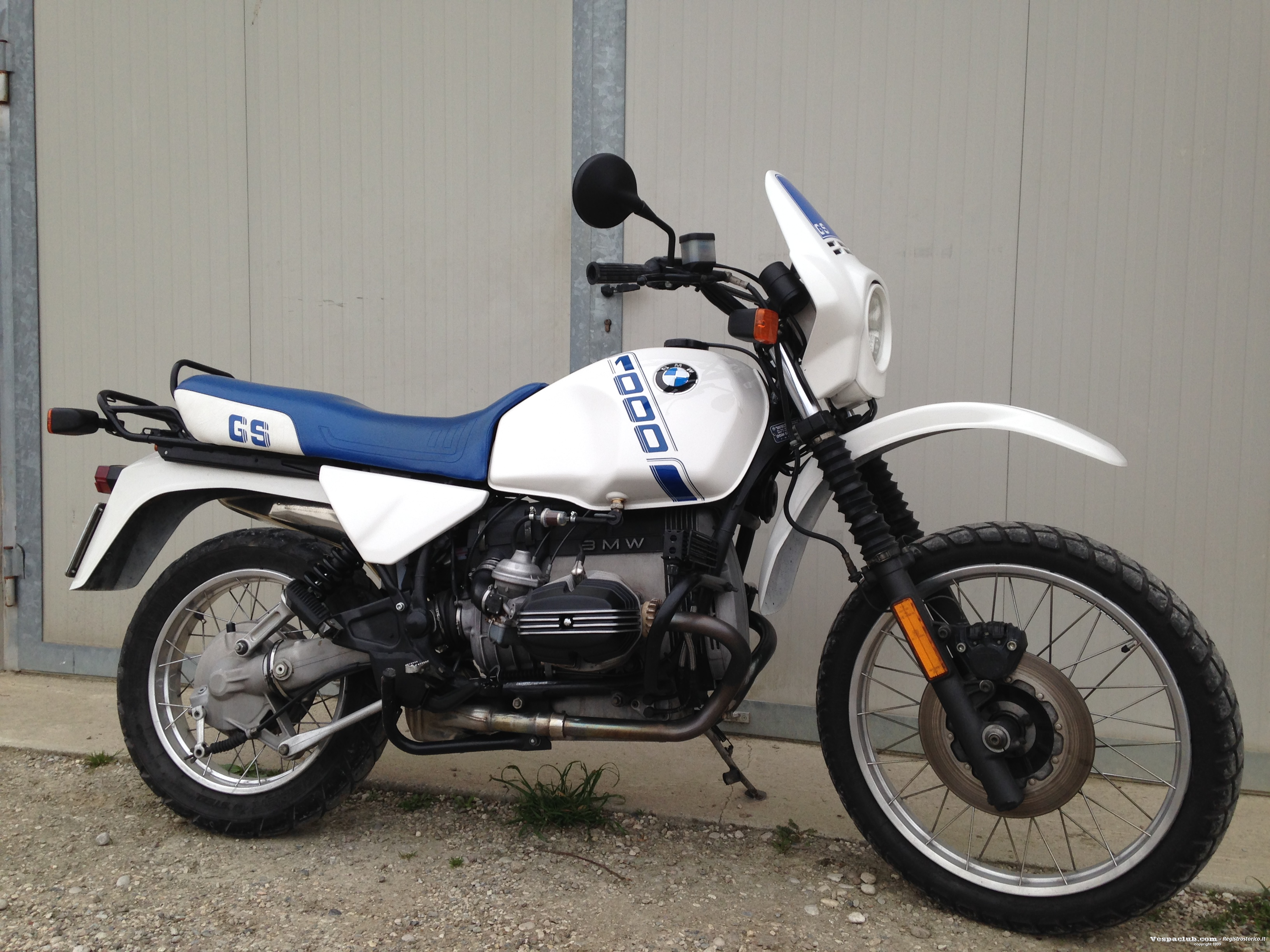 R100 GS