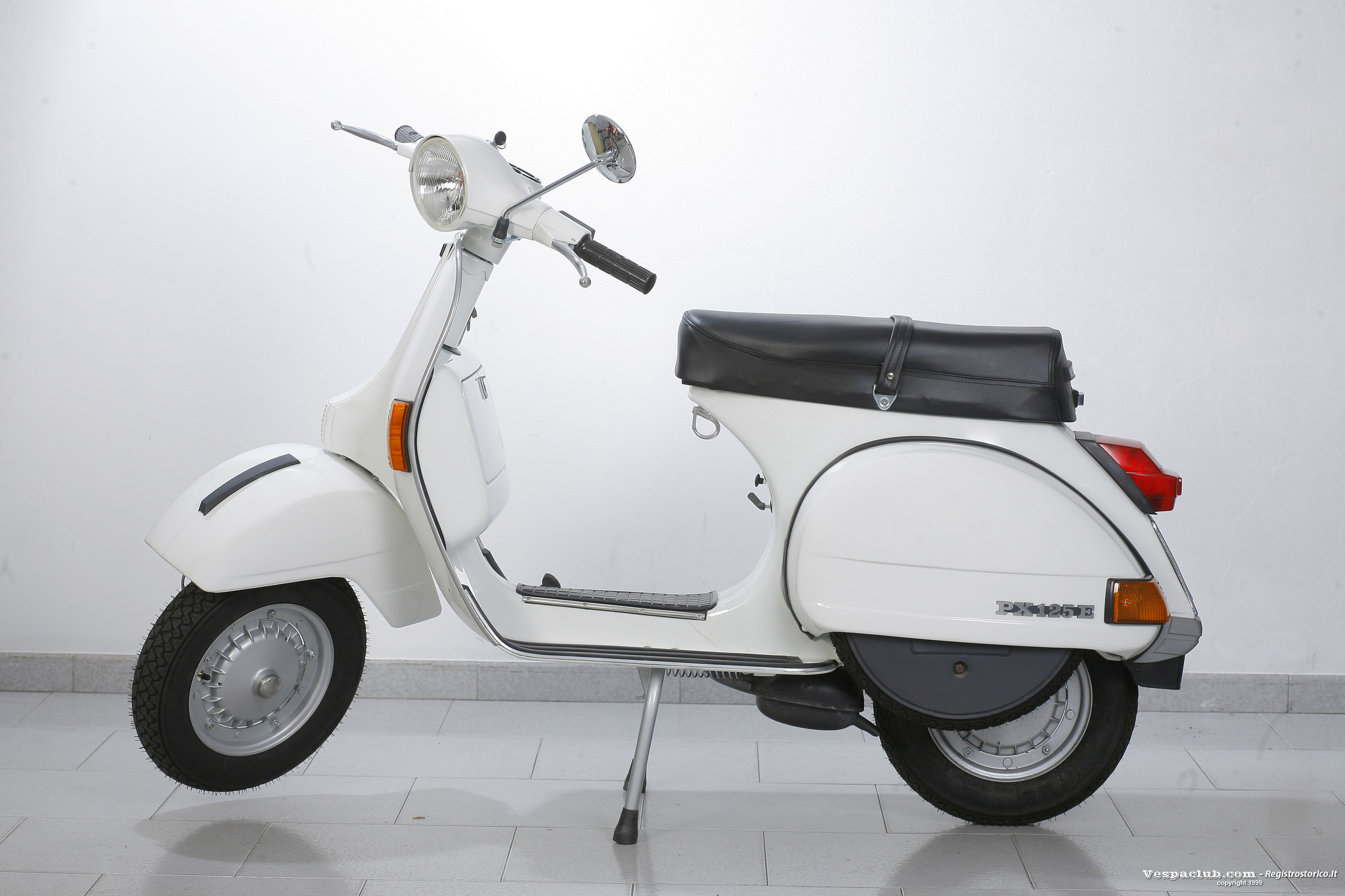 Vespa 125s 50th