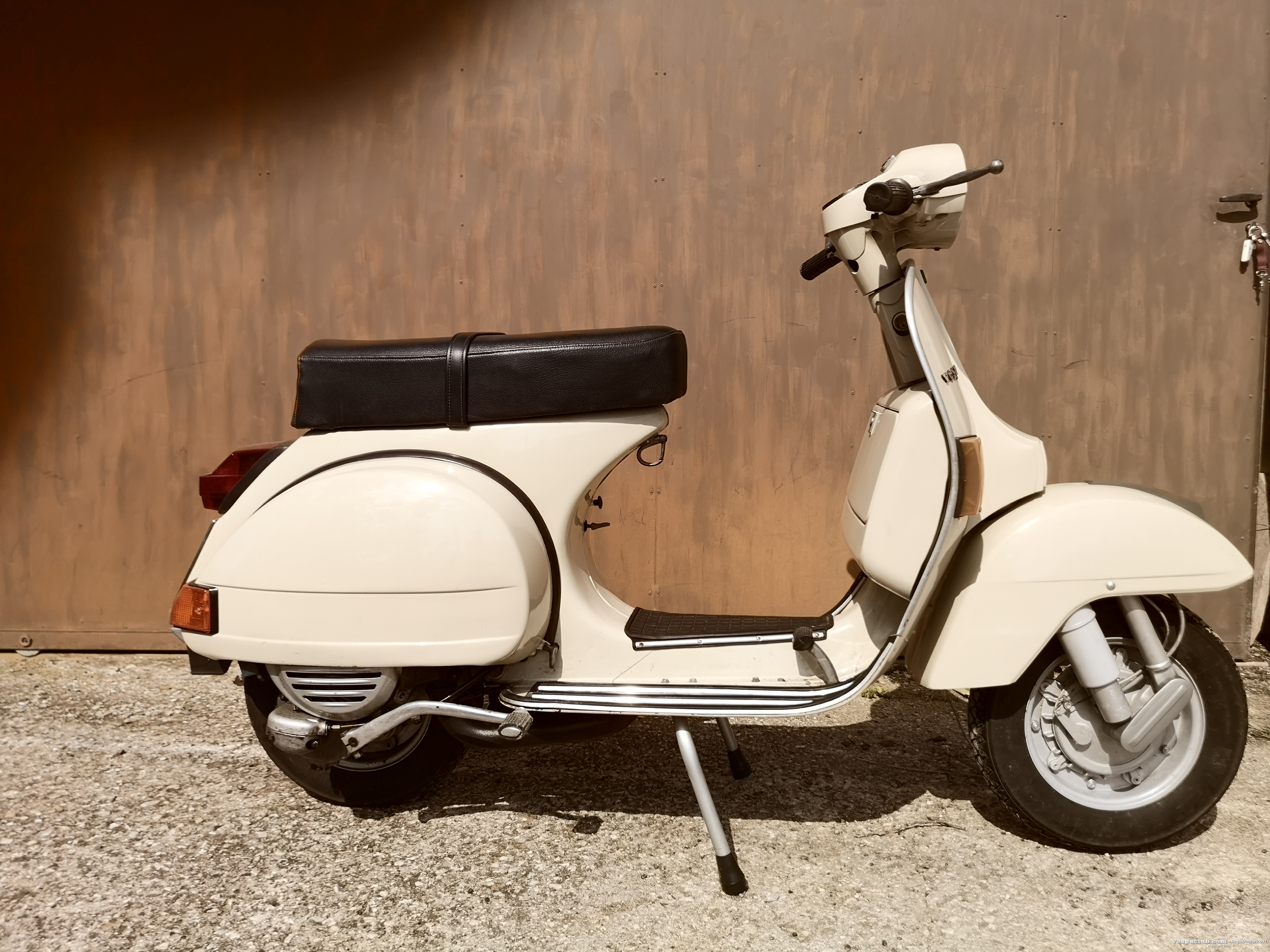 Vespa P150X