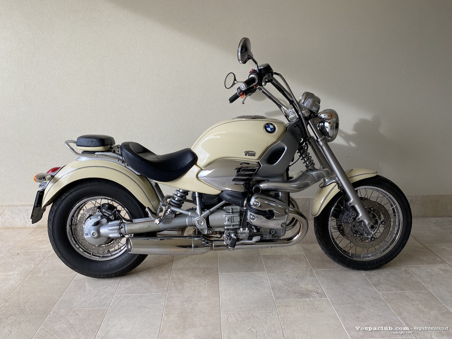R 1200 C