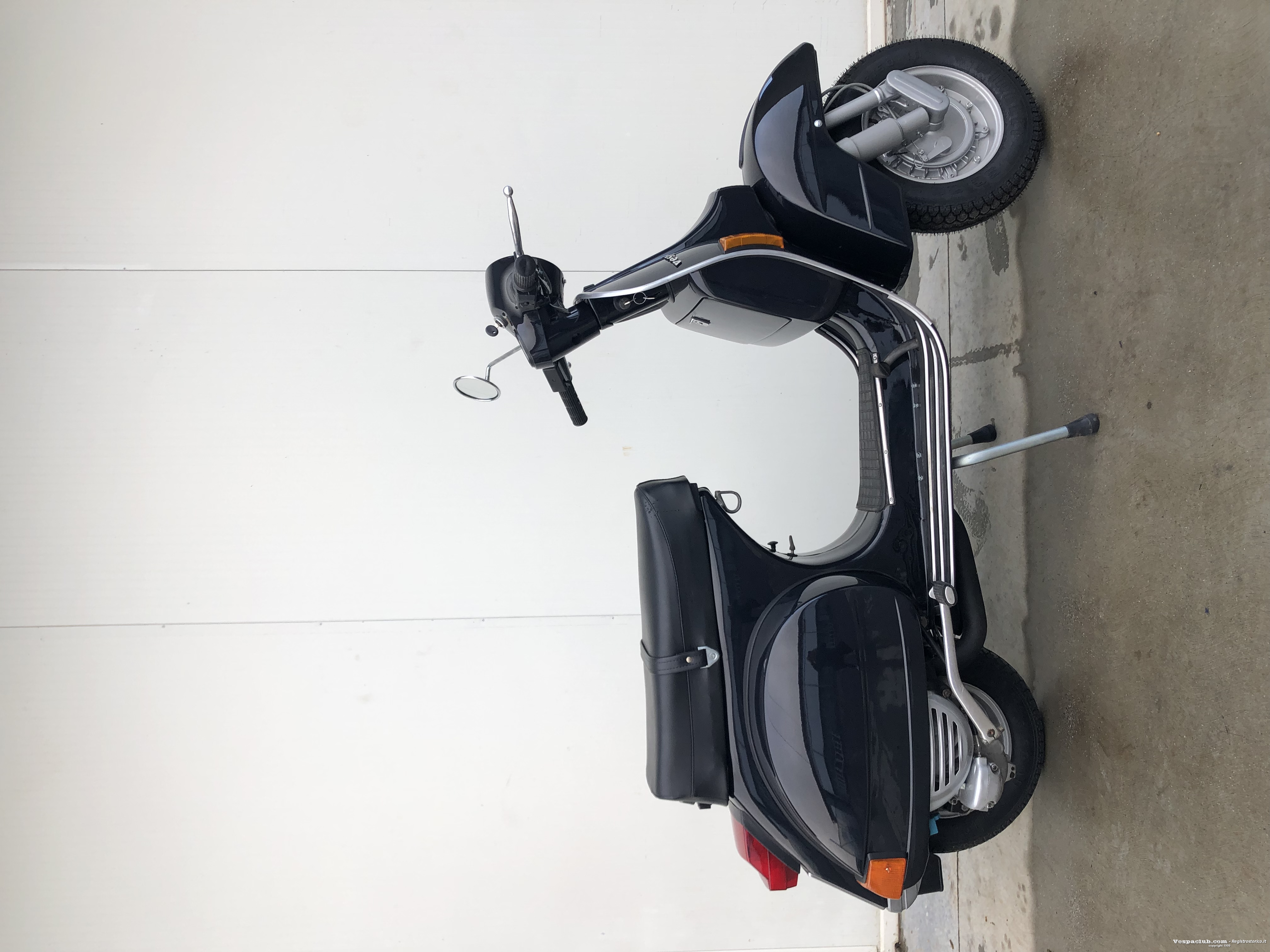 Px E