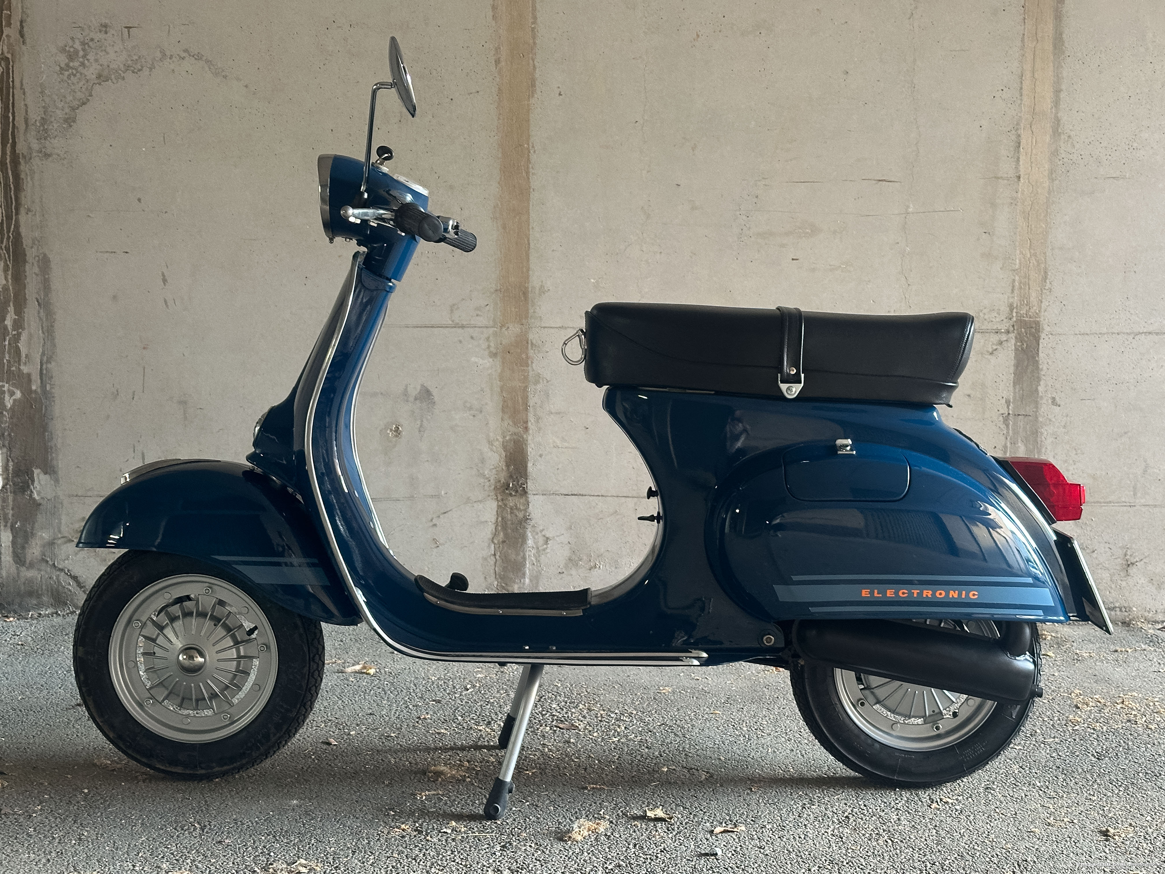 Vespa 125 primavera et3 - lato sinistro
